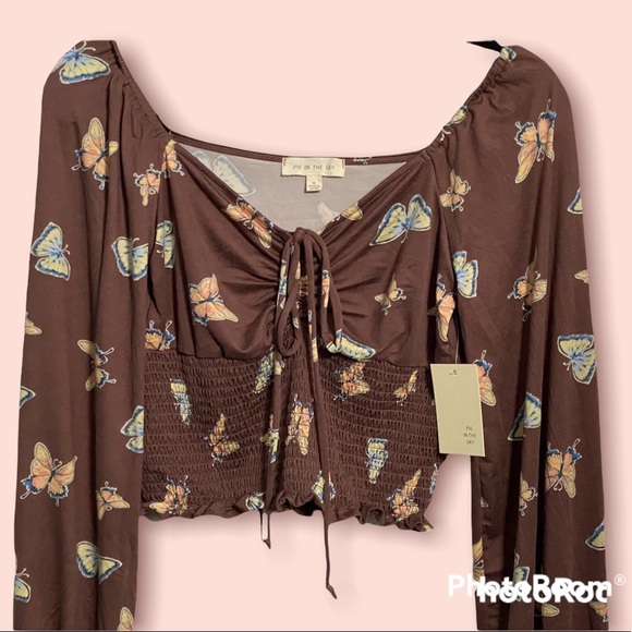 NWT•Butterfly peasant Long Sleeve juniors crop top - Picture 2 of 10